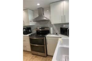 11071 NW 7th St, Miami, FL 33172, Sold 05/24/19