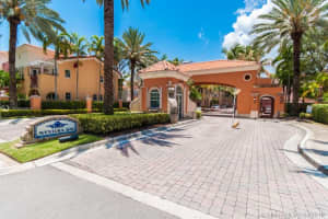 18480 NE 30th Ct, Aventura, FL 33160, Sold 05/29/20