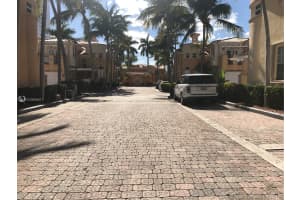 18480 NE 30th Ct, Aventura, FL 33160, Sold 05/29/20