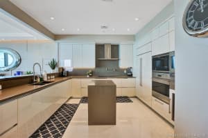 17475 Collins Ave, Sunny Isles Beach, FL 33160, Sold 06/29/21