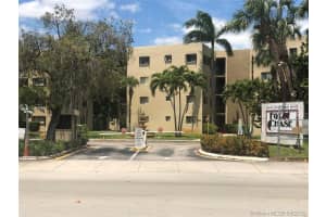 8615 NW 8th St, Miami, FL 33126, Sold 05/28/19