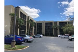 8615 NW 8th St, Miami, FL 33126, Sold 05/28/19