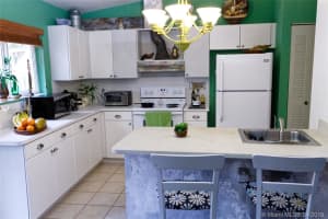 18390 NW 76th Path, Hialeah, FL 33015, Sold 06/10/19