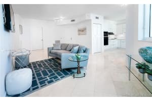 300 South Pointe Dr, Miami Beach, FL 33139, Sold 10/17/19