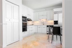 300 South Pointe Dr, Miami Beach, FL 33139, Sold 10/17/19