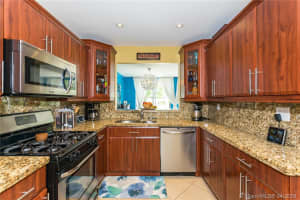 10270 NW 46th St, Doral, FL 33178, Sold 07/01/19