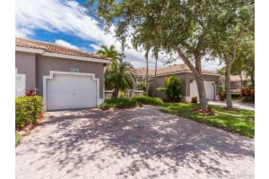 2560 E Aragon Blvd, Sunrise, FL 33313, Sold 06/10/19
