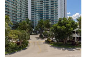 300 Bayview Dr, Sunny Isles Beach, FL 33160, Sold 07/08/19