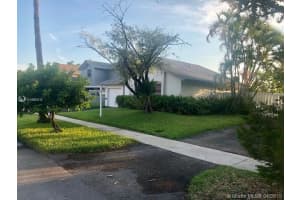 910 SW 99th Ave, Pembroke Pines, FL 33025, Sold 06/14/19