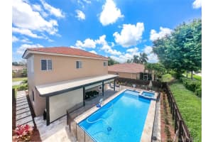 590 SE 28th Ln, Homestead, FL 33033, Sold 06/19/19