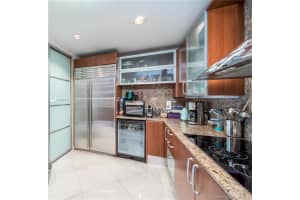 5959 Collins Ave, Miami, FL 33140, Sold 02/19/21