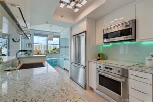 110 Washington Ave, Miami Beach, FL 33139, Sold 09/19/19
