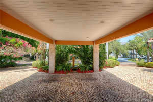 236 Costanera Rd, Coral Gables, FL 33143, Sold 09/06/19