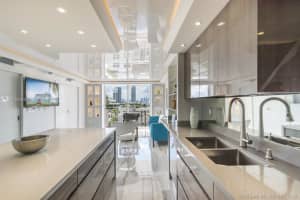 345 Ocean Dr, Miami Beach, FL 33139, Sold 09/10/19