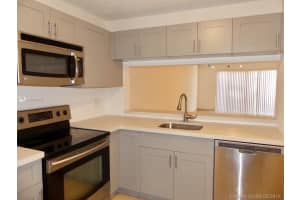 2740 S Oakland Forest Dr, Oakland Park, FL 33309, Sold 06/14/19