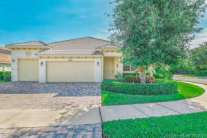 7599 SE Forest Oak Ln, Hobe Sound, FL 33455, Sold 06/27/19