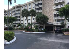 800 NE 195th St, Miami, FL 33179, Sold 08/30/19