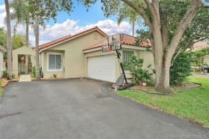 10073 NW 4th St, Plantation, FL 33324, Sold 07/26/19