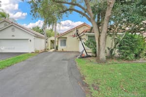 10073 NW 4th St, Plantation, FL 33324, Sold 07/26/19