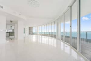 Add Building Entrance, 2127 Brickell Ave, Miami, FL 33129, Sold 04/30/20