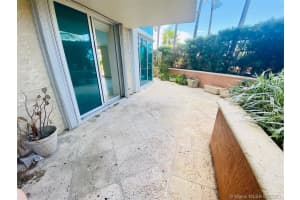 300 South Pointe Dr, Miami Beach, FL 33139, Sold 01/29/21