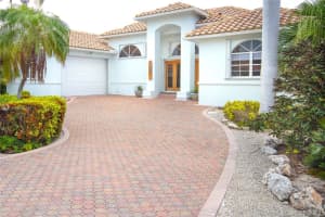 300 13th St, Key Colony Beach, FL 33051, Sold 09/17/19