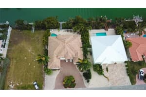 300 13th St, Key Colony Beach, FL 33051, Sold 09/17/19