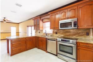10526 SW 14th Ct, Pembroke Pines, FL 33025, Sold 06/27/19