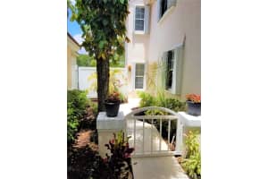 913 Garnet Cir, Weston, FL 33326, Sold 08/26/19