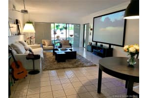 471 Ives Dairy Rd, Miami, FL 33179, Sold 06/19/19