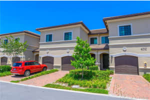 4212 N Dixie Hwy, Oakland Park, FL 33334, Sold 08/23/19