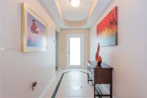 376 E Royal Cove Cir, Davie, FL 33325, Sold 08/15/19