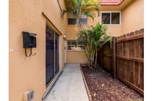 7110 NW 169th St, Hialeah, FL 33015, Sold 10/23/19
