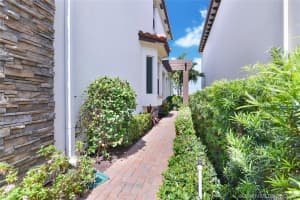 5206 Golden Eagle Ter, Davie, FL 33314, Sold 08/27/19