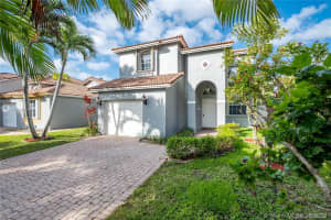 364 NW 107th Ave, Pembroke Pines, FL 33026, Sold 07/31/19