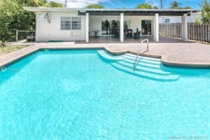 1330 Cleveland Rd, Miami Beach, FL 33141, Sold 07/30/19