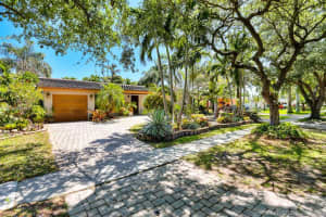 301 S 57th Way, Hollywood, FL 33023, Sold 09/17/19