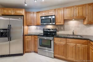 400 Leslie Dr, Hallandale Beach, FL 33009, Sold 08/27/19