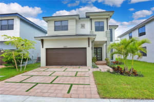 8763 NW 157th Terrace, Miami Lakes, FL 33016, Sold 09/27/19