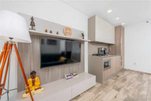 335 Ocean Dr, Miami Beach, FL 33139, Sold 09/30/19