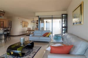 5757 Collins Ave # 305, Miami Beach, FL 33140, Sold 12/17/19