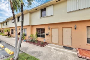 8370 NW 8th St, Miami, FL 33126, Sold 11/27/19