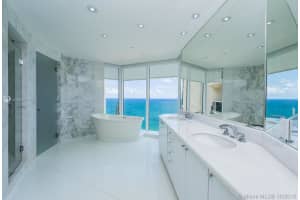 17555 Collins Ave, Sunny Isles Beach, FL 33160, Sold 10/01/19