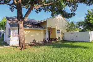11121 SW 10th Pl, Davie, FL 33324, Sold 11/29/19