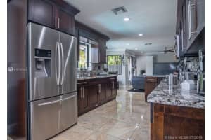 18873 NW 77th Ct, Hialeah, FL 33015, Sold 09/20/19