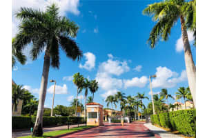 6195 NW 186th St, Hialeah, FL 33015, Sold 09/17/19