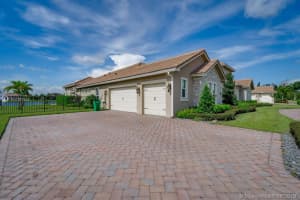 5700 N Sterling Ranch Dr, Davie, FL 33314, Sold 08/25/20