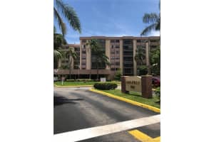 900 NE 195th St, Miami, FL 33179, Sold 09/11/19