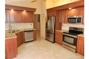 700 SW 113th Ave, Pembroke Pines, FL 33025, Sold 08/30/19