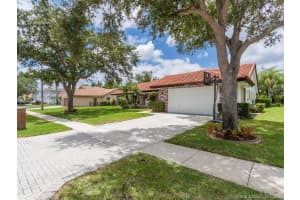 330 NW 195th Ave, Pembroke Pines, FL 33029, Sold 02/27/20